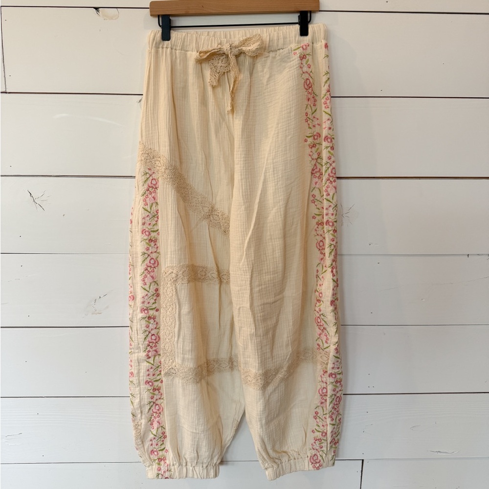 Cream Embroidered Boho Pants size Small - Picture 3 of 8